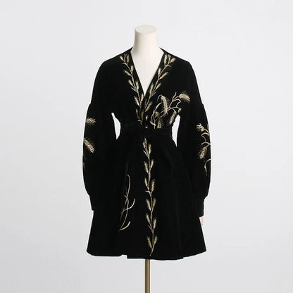 Robe à motifs brodées